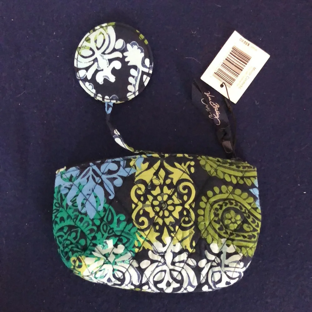 Vera Bradley NWT Mirror Cosmetic Bag Zip Pouch Green Paisley
